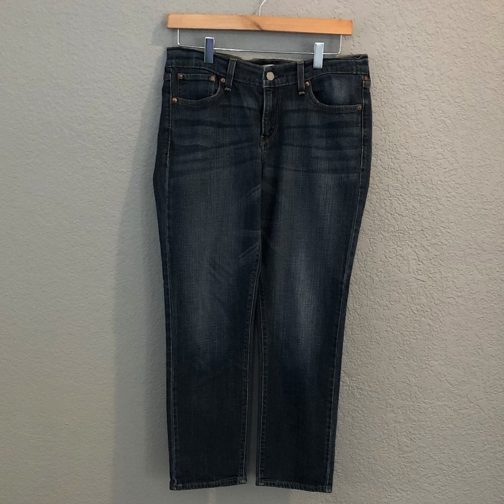Levi's Size 28 5 pocket Straight Leg Boyfriend Jeans